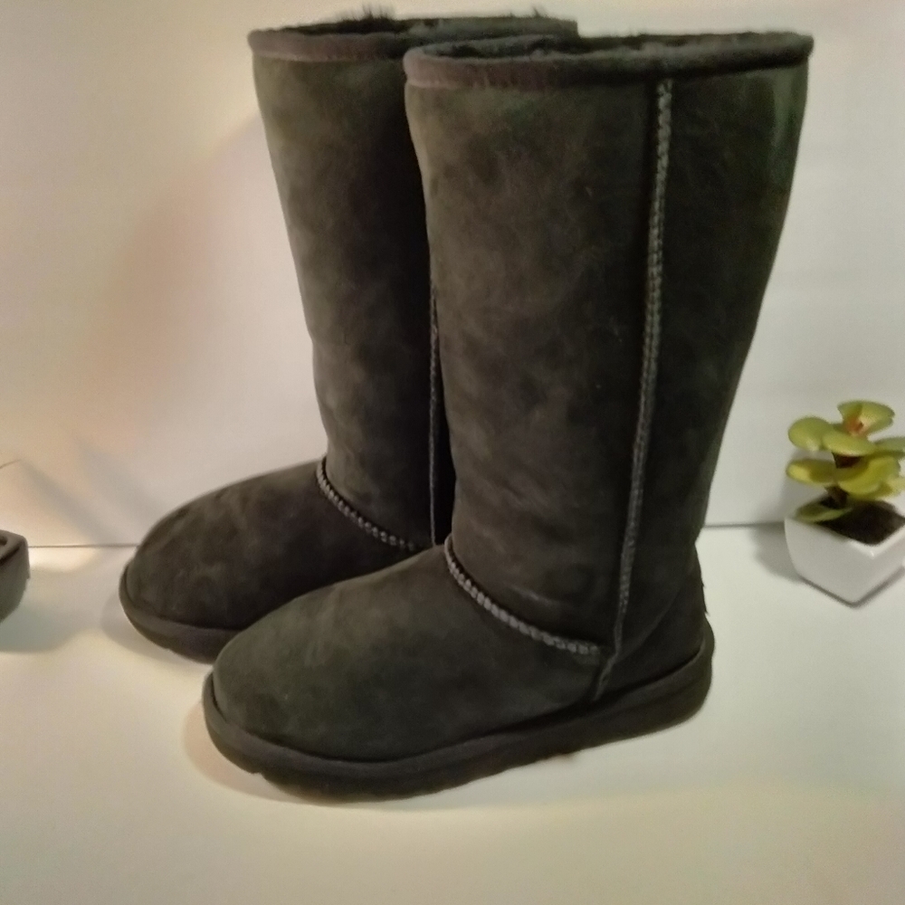 🧤 UGG TALL BOOTS s/n 5229 🍂 - Picture 1 of 10